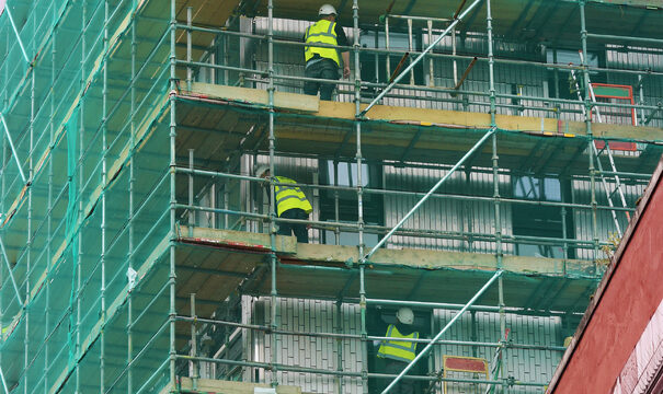 large scaffolding contractor